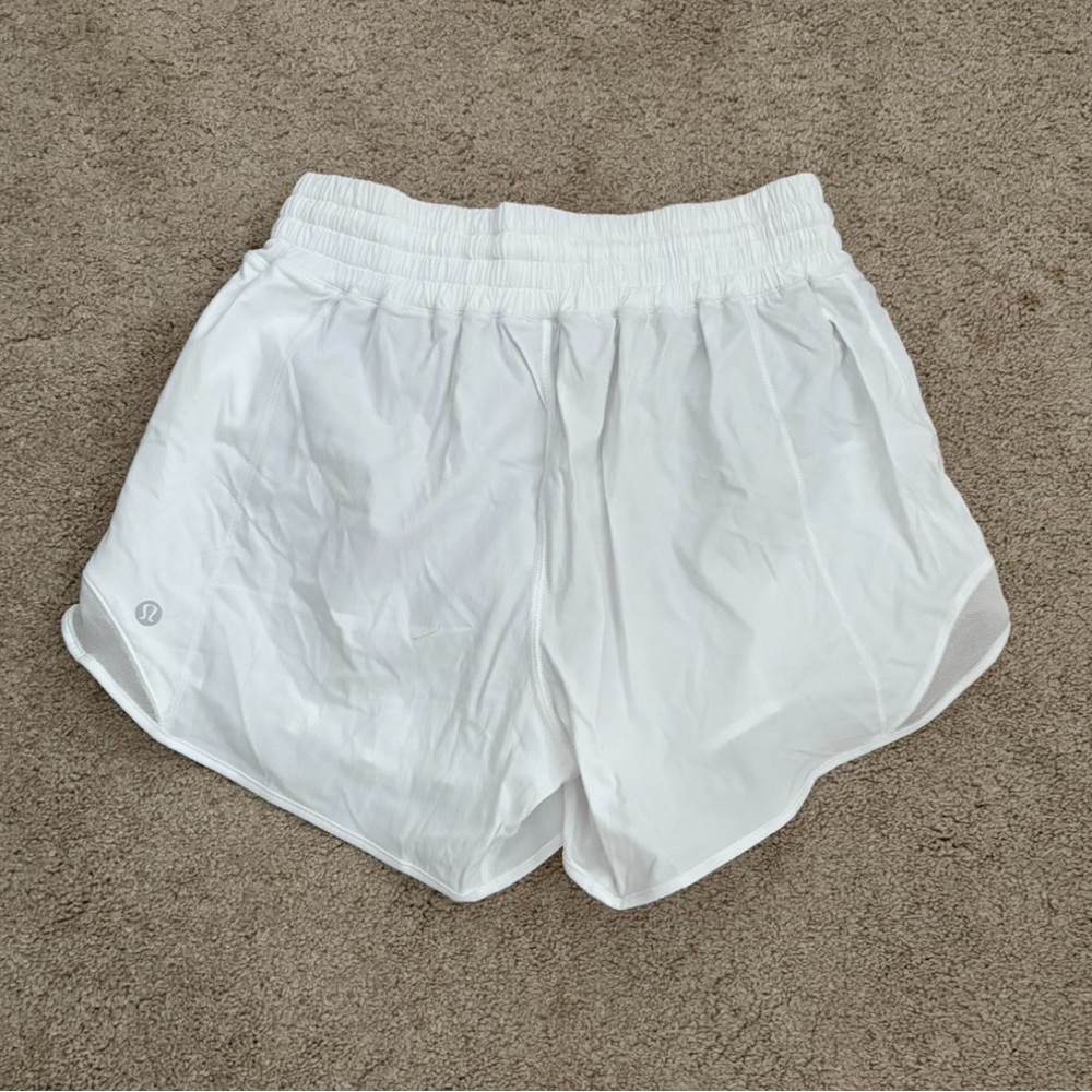 Lululemon high rise hotty hot short